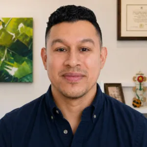 Dr. Daniel Olavarría, DSW, LCSW, Psychotherapist in Philadelphia, PA 19103
