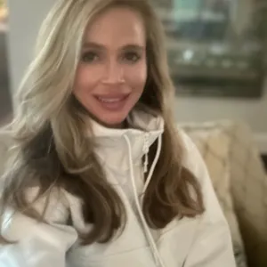 Loryn Panahpour, LMHC, LPC, MFT, Licensed Mental Health Counselor in , FL 33140