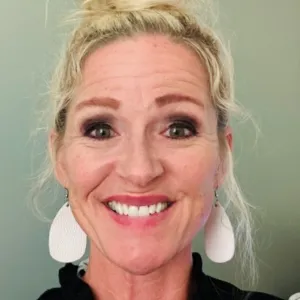Lesley Moore