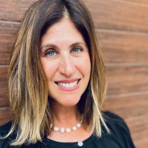Sarah Kahn