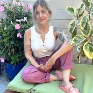 Mia Zucker, LCSW, Licensed Clinical Social Worker in ,  