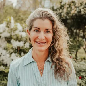 Robin Wellington, LPC-A, RYT500, LCAS-A, CTP, CSTFP, Licensed Professional Counselor Associate in ,  
