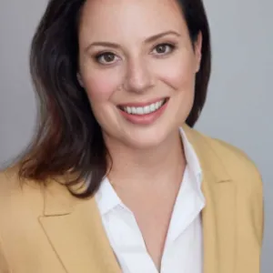 Dr. clara L. fajardo