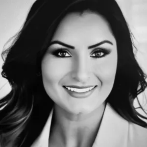 Dr. karla Arriaran